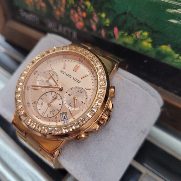ROSE GOLD MICHAEL KORS WATCH - Picture 5 of 8